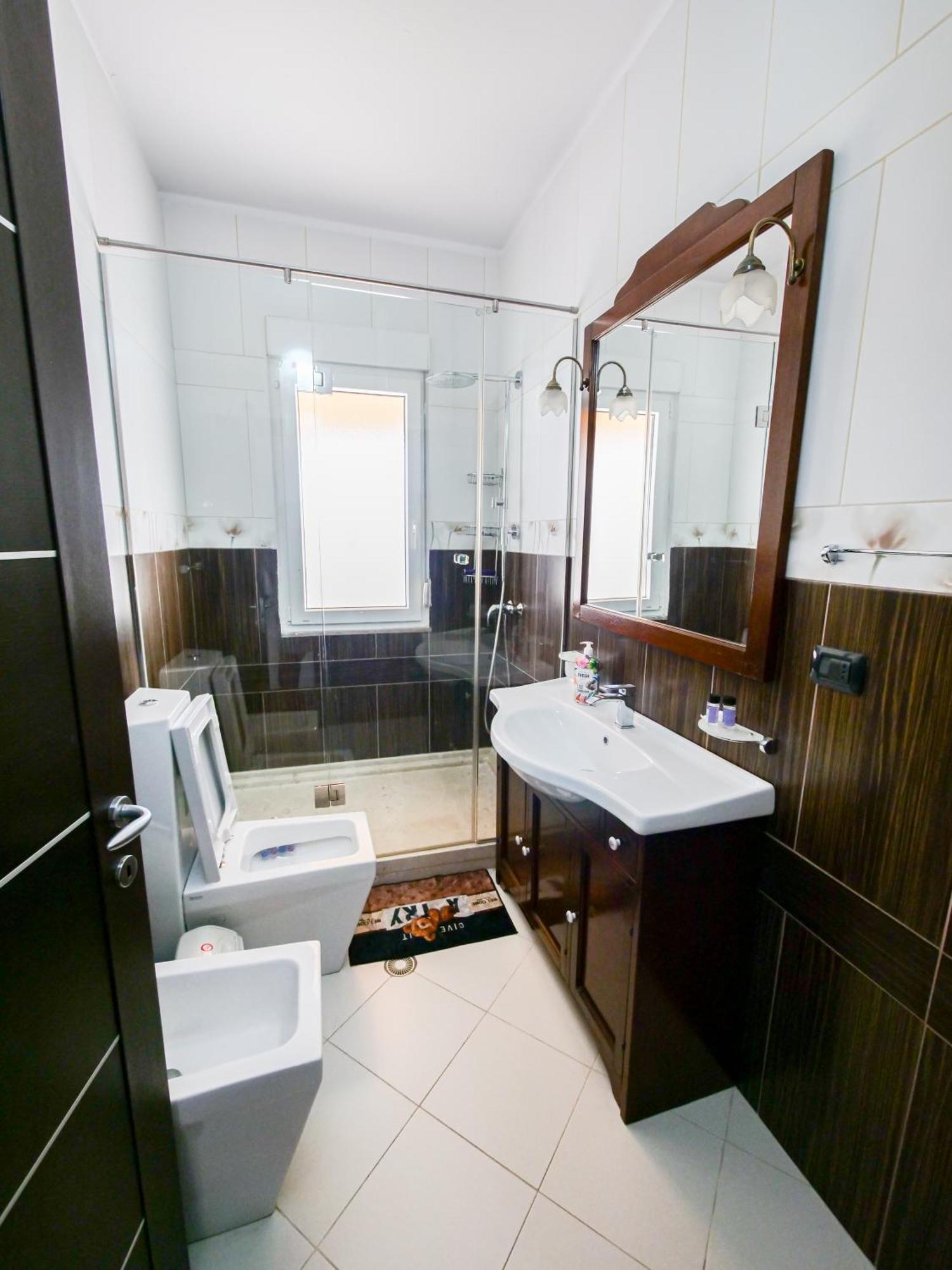 Lux Apartment Vlorë 外观 照片